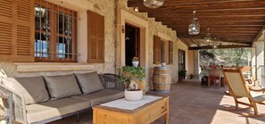 Outdoor dining - Wonderful house Ses Comes with swimming pool (Selva)