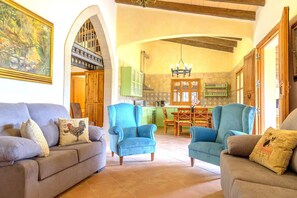 TV - Wonderful house Ses Comes with swimming pool (Selva)