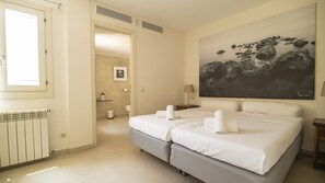 6 bedrooms, iron/ironing board, free WiFi, bed sheets