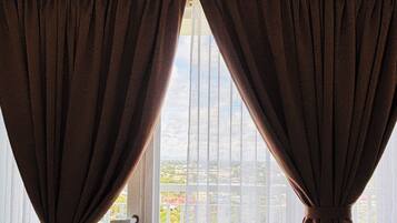 Room, 1 Bedroom, Balcony | Interior