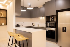 Fridge, microwave, oven, stovetop