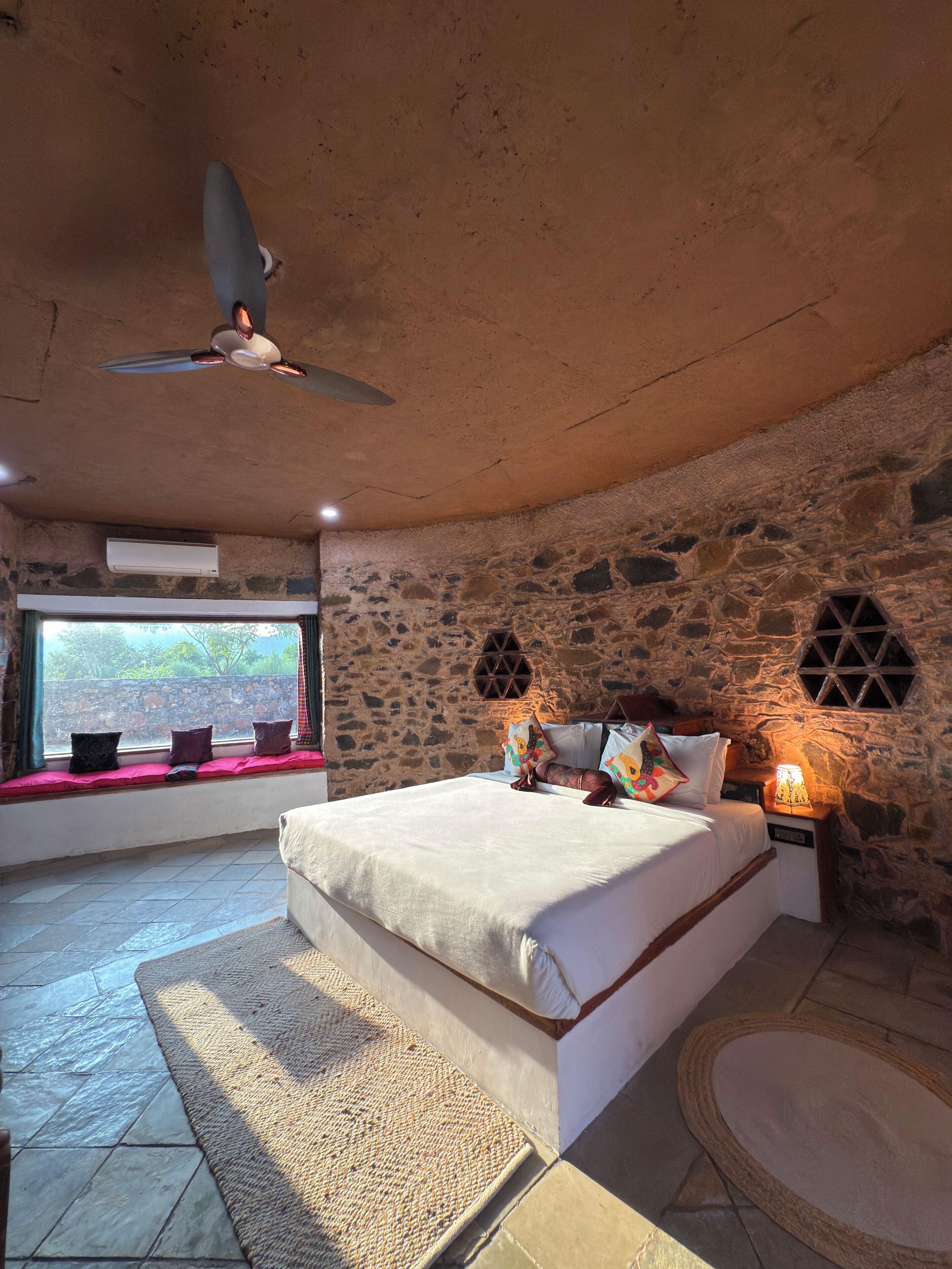 Quila | Down comforters, soundproofing, iron/ironing board, rollaway beds