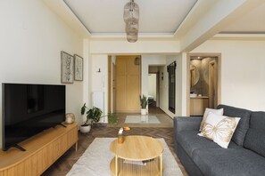 Apartment, 2 Bedrooms, Balcony, City View | Living area