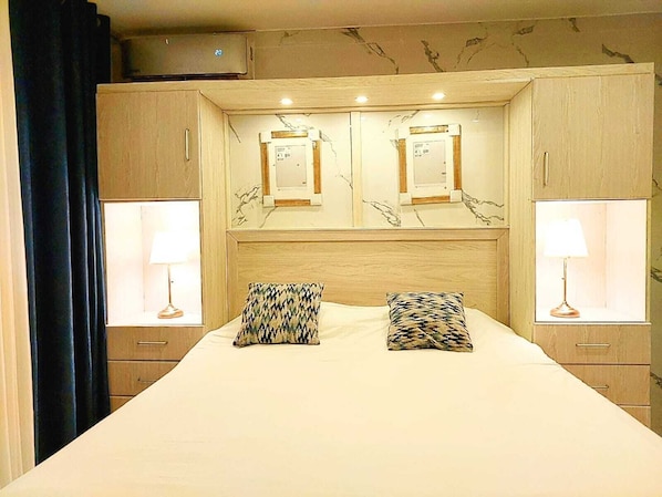 Elite Studio, 1 Bedroom | Premium bedding, laptop workspace, free WiFi