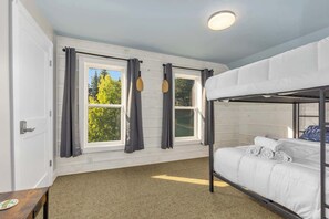 Unclassified image, 5 of 16, button