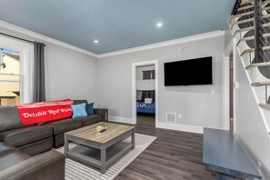 Unclassified image, 4 of 16, button