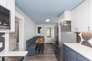 Unclassified image, 3 of 16, button