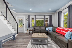 Unclassified image, 2 of 16, button