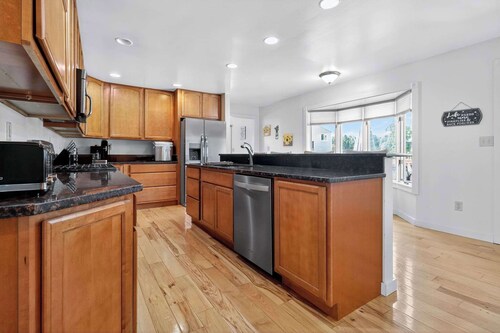 Grass Lake Retreat with Game Room & Fire Pit