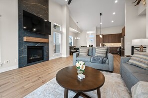Smart TV, fireplace, ping pong