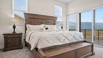 4 Schlafzimmer, Schreibtisch, Bügeleisen/Bügelbrett, Reisekinderbett