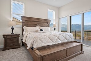 4 bedrooms, desk, iron/ironing board, travel cot