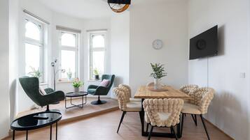 Apartment, 2 Bedrooms, City View | Living area