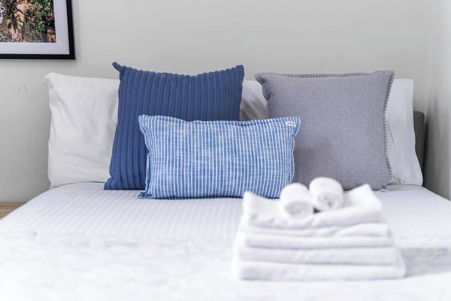 1 habitación, escritorio, tabla de planchar con plancha y wifi 