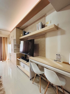 Room, 1 Bedroom, Balcony | Interior