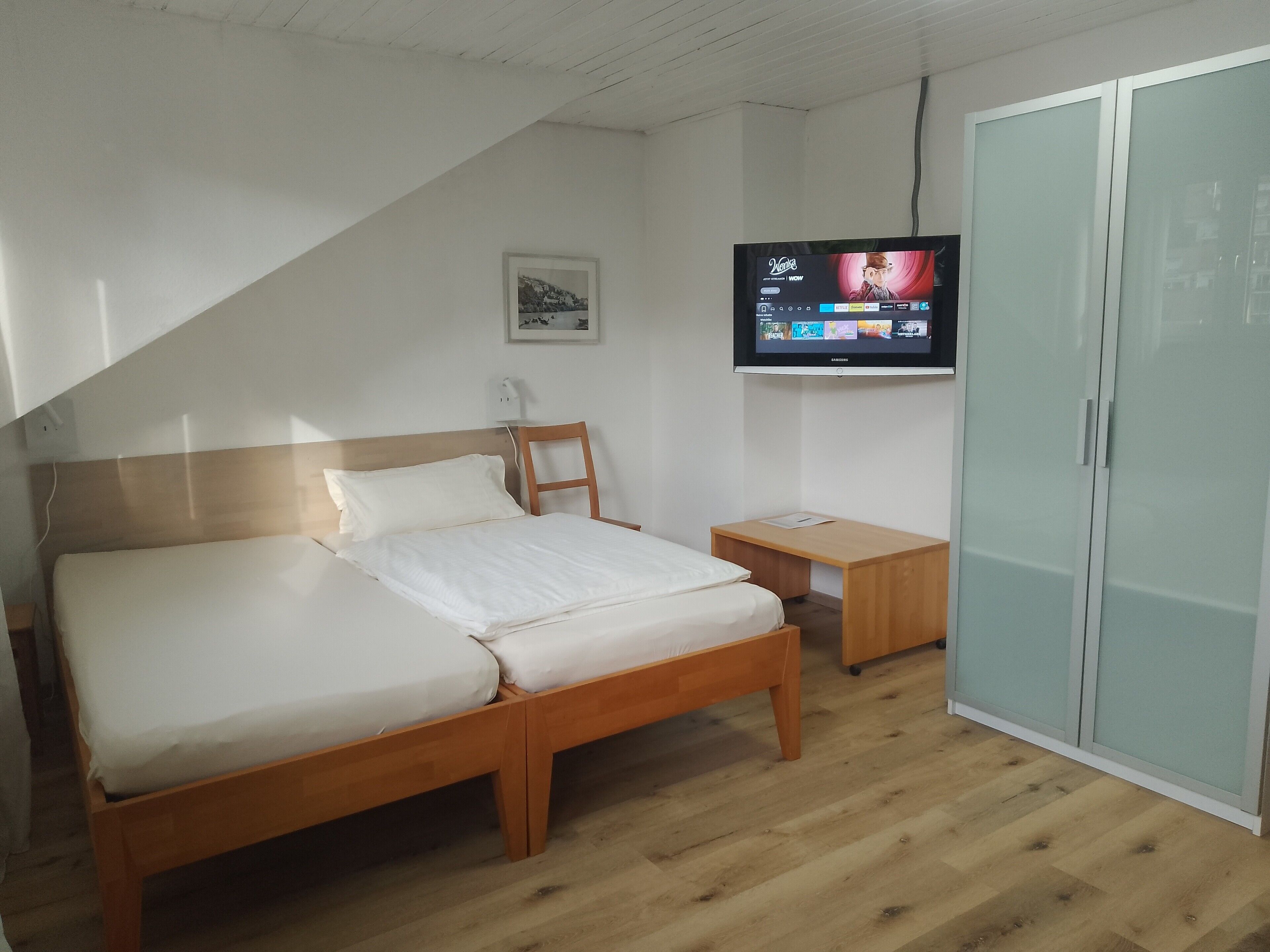 2 habitaciones, insonorización, tabla de planchar con plancha y wifi 