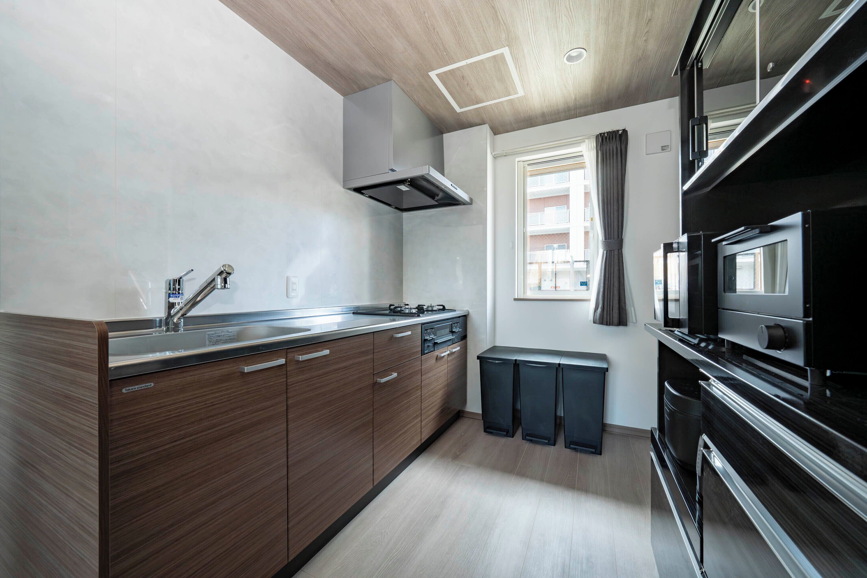 Fridge, microwave, stovetop, toaster