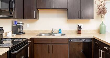 Long Stay 2BR Pet-friendly New Albany Area