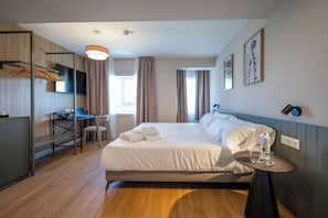 In-room safe, free WiFi