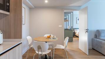 Apartamento, vistas al jardín | Cocina privada | Trona infantil