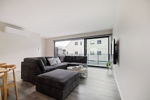 Townhome, 3 Bedrooms, City View | Living area