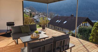 Appartement 'Kinzigtalblick' avec vue sur la montagne, terrasse privée et Wi-Fi