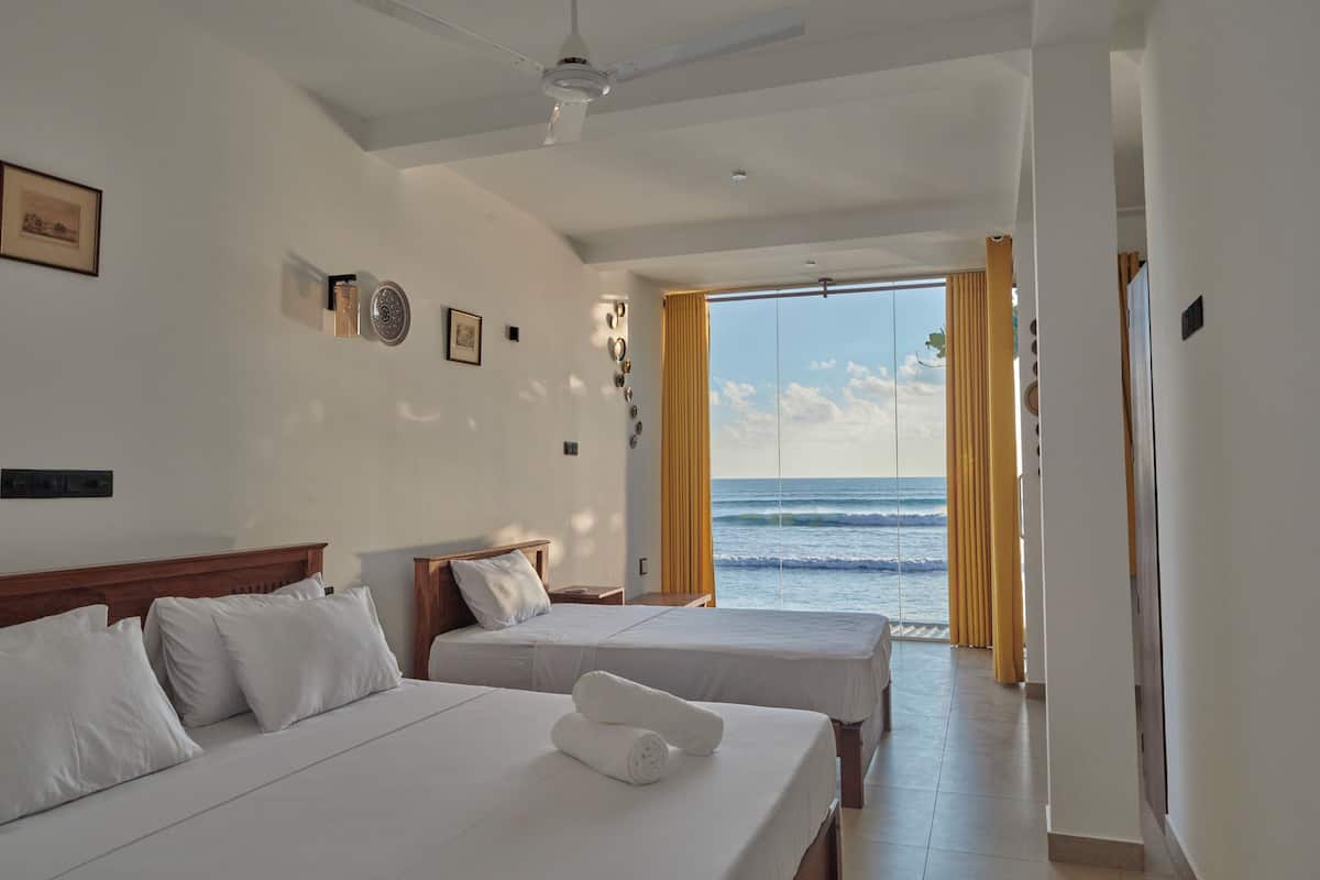 Standard Triple Room, Balcony, Sea View