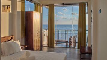 Deluxe Double Room, Balcony, Sea View | Iron/ironing board, free WiFi