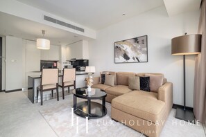 Apartment, City View | Living area - LUX The JW Marina Suite 4 (Dubai)