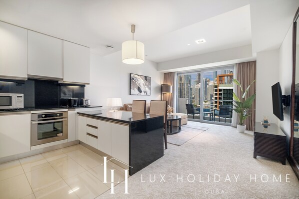 Apartment, City View | Living area