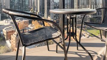 تناول الطعام بالخارج