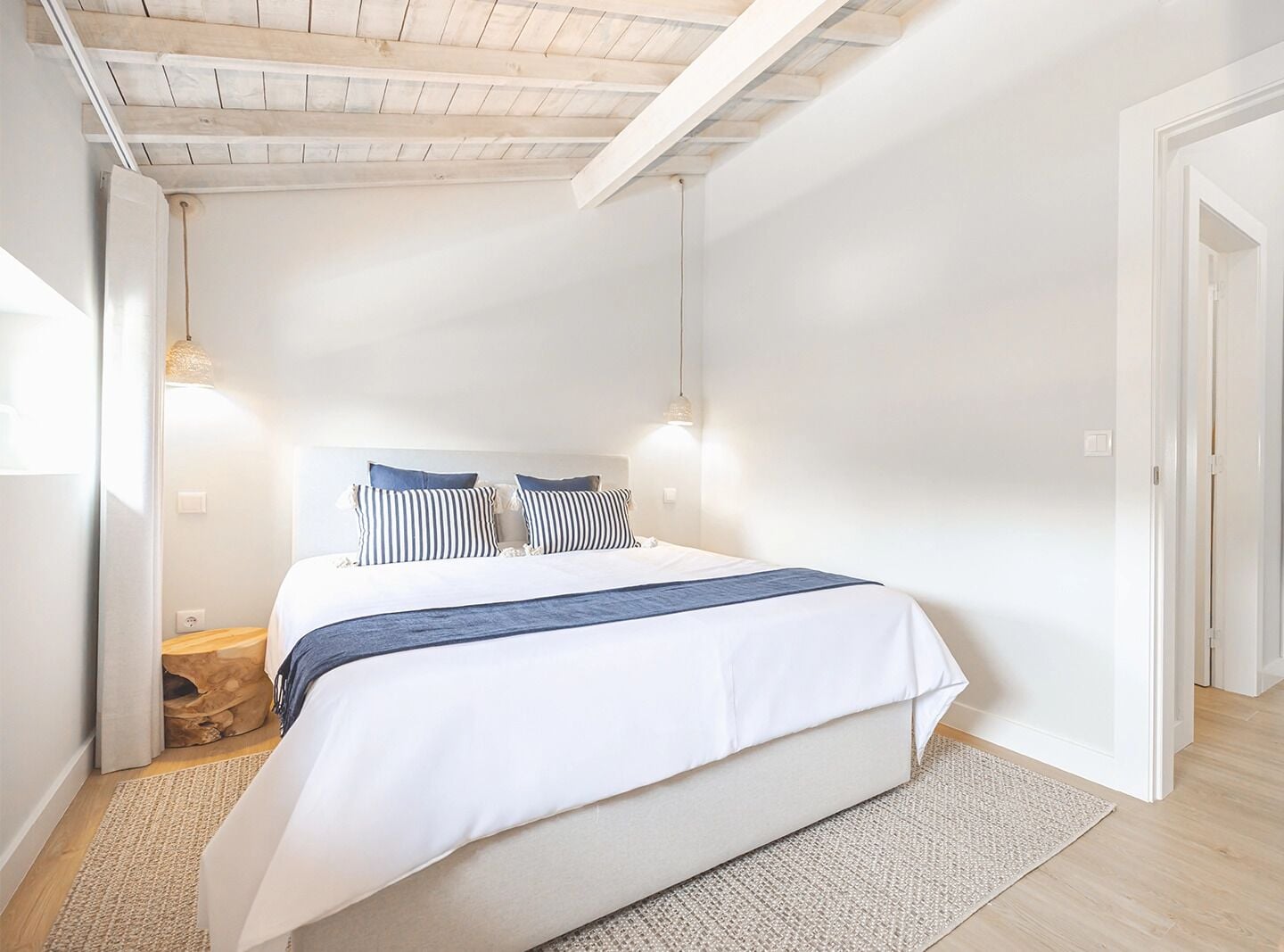 Comfort Room | Individually decorated, free WiFi, bed sheets