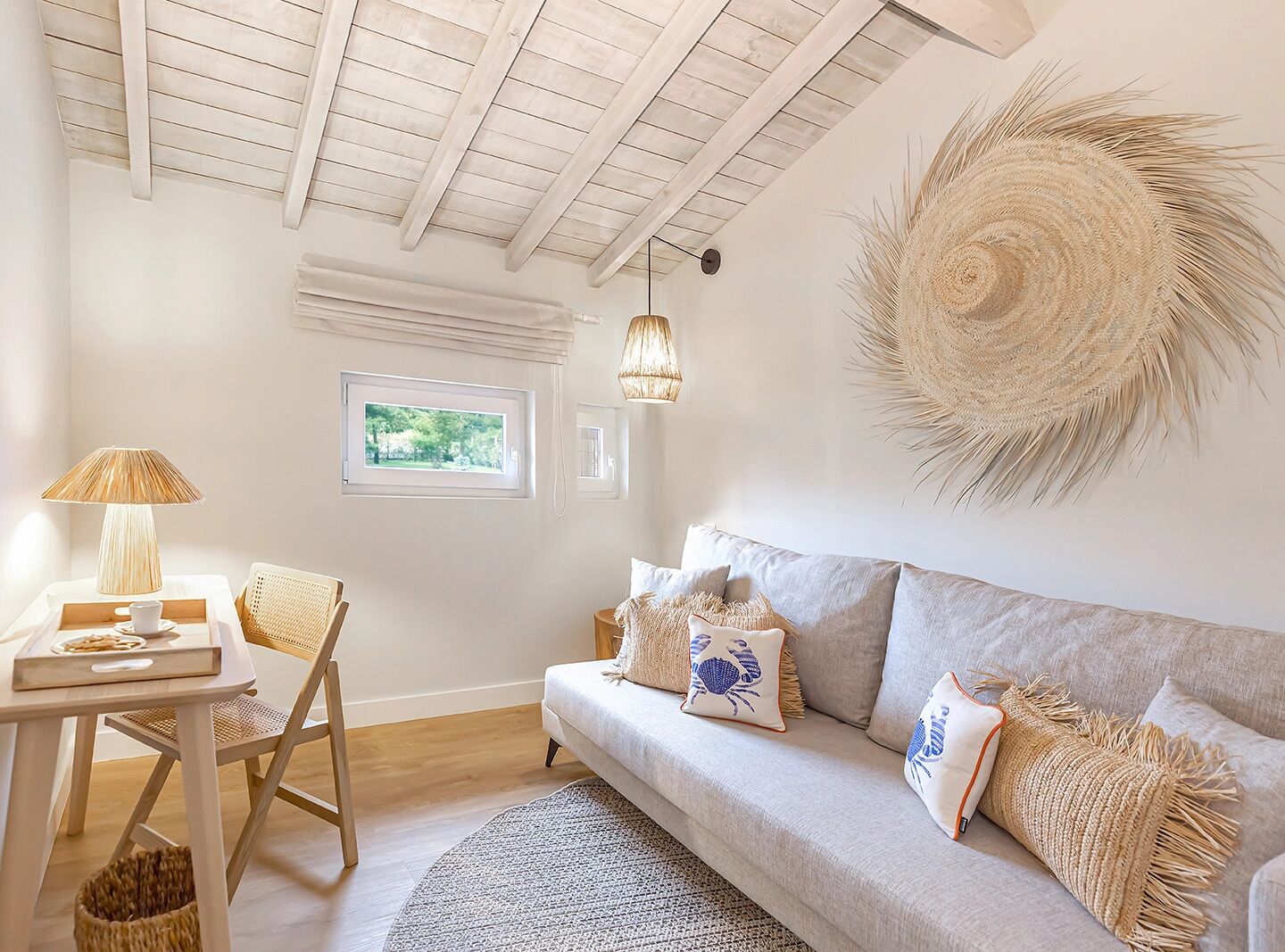 Decoración personalizada, wifi gratis y ropa de cama 