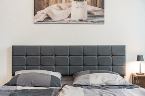 3 chambres, fer et planche à repasser, Wi-Fi, draps fournis