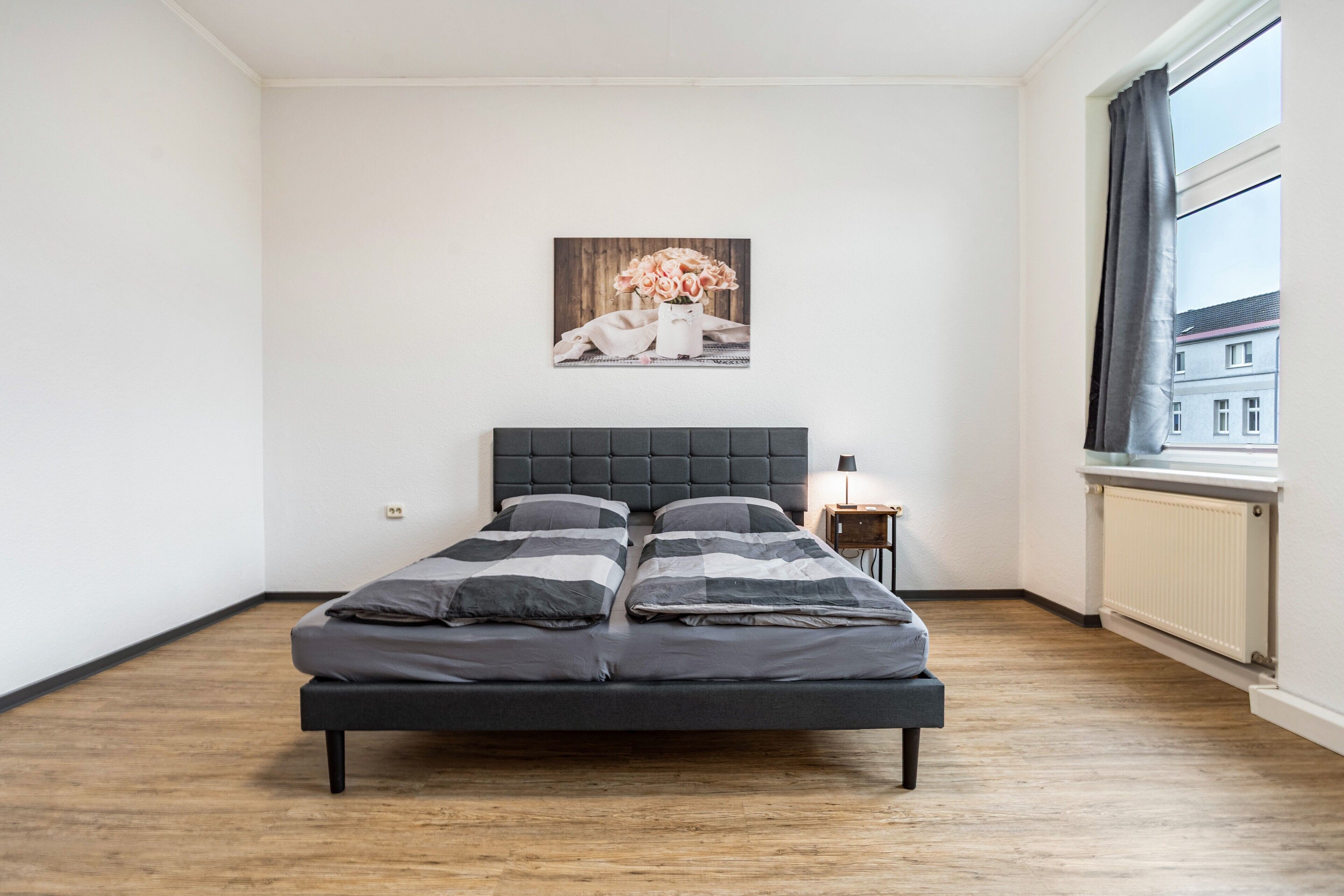 3 Schlafzimmer, Schreibtisch, Bügeleisen/Bügelbrett, WLAN