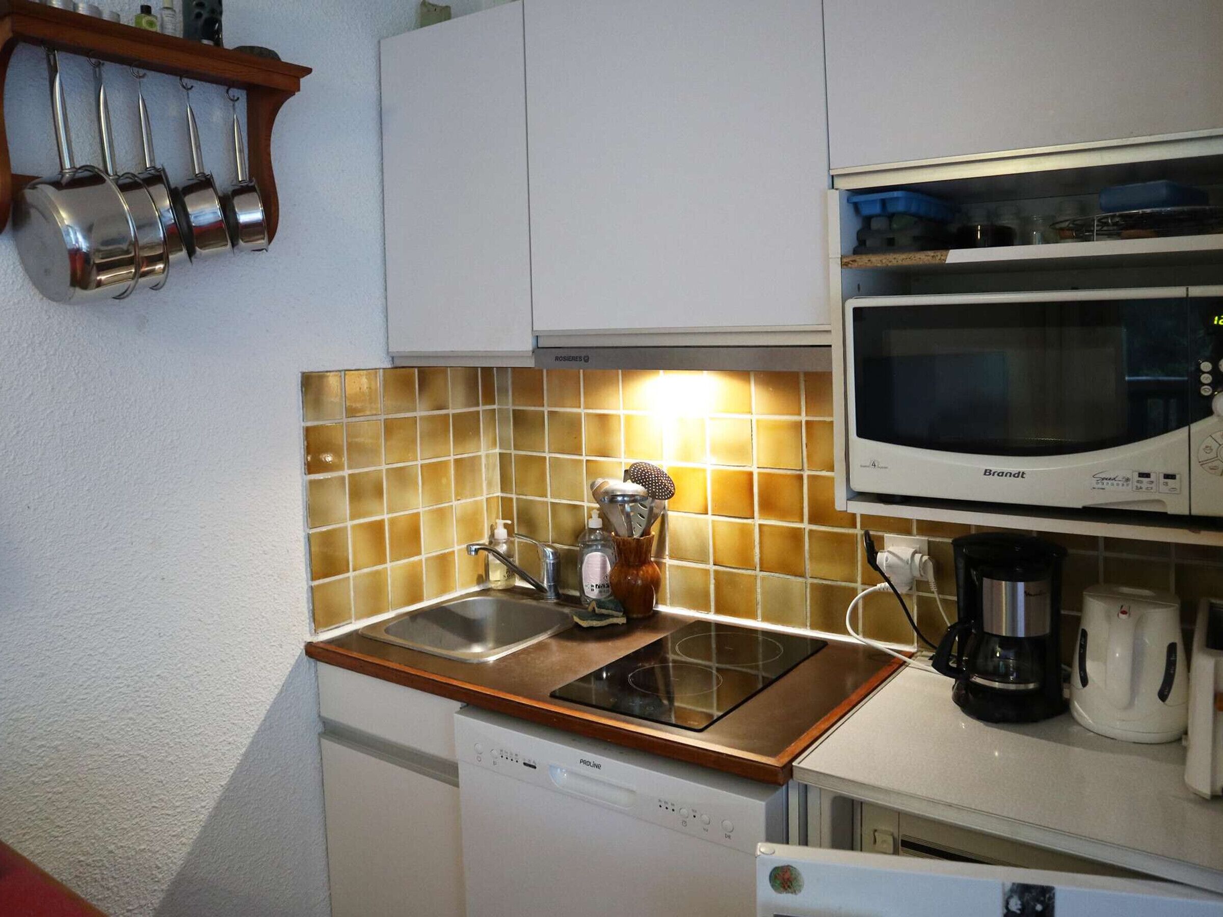 Microwave, dishwasher, coffee/tea maker