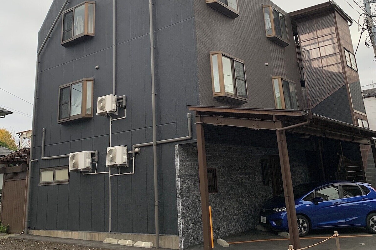 Suite de lujo, balcón, vista a la montaña | Caja de seguridad en la habitación y wifi gratis