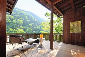 スペシャルルーム露天風呂付きあせび206 禁煙 | 低刺激性寝具、羽毛の掛け布団、セーフティボックス (室内)、客室ごとに異なる装飾