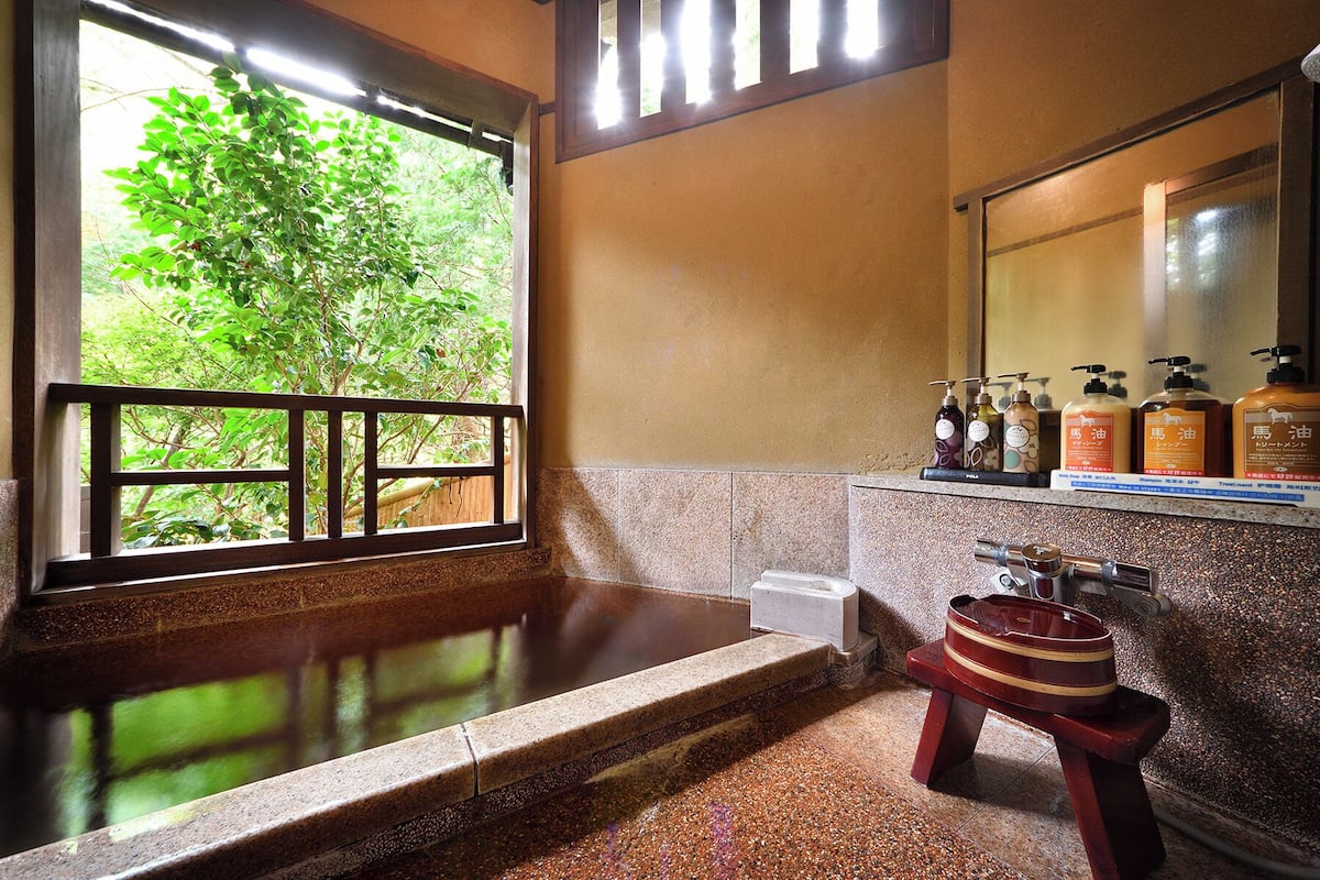 Quarto standard, para não fumantes (Yama-no-yube 105) | Banheiro | Banheira e chuveiro separados, banheiras de fontes termais