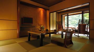 Special Room A with Open-Air Bath Yama-no-tomoshibi 102, Non Smoking | Hypo-allergenic bedding available, down comforters, in-room safe