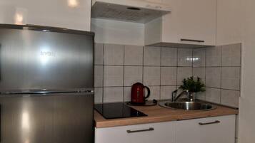 Studio (Studio Apartment) | Private kitchen