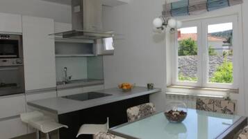 Apartment (Three Bedroom Apartment A4+2) | Living room