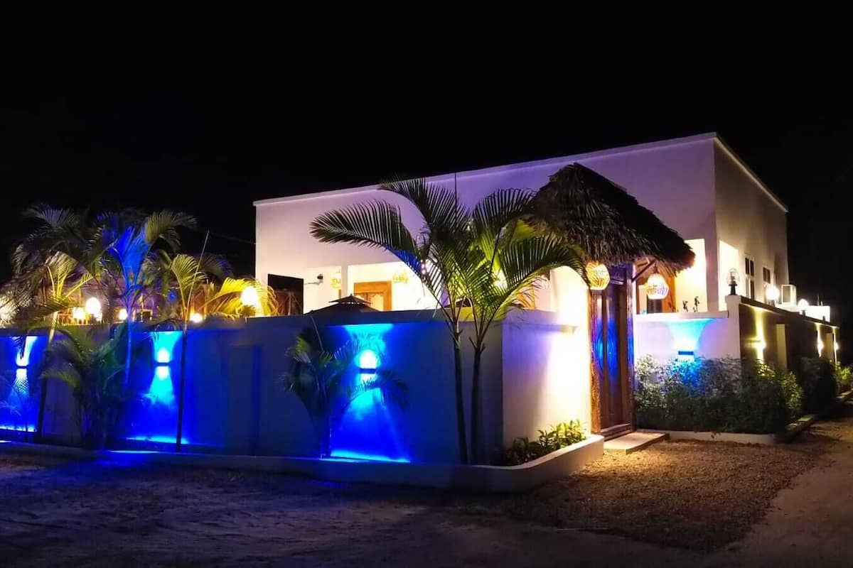 Premium Studio Suite, Pool View | Desk, laptop workspace, free WiFi