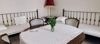 La Casa Nostra Apartments