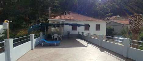 獨棟房屋 (Four Bedroom Holiday Home With Terrac) | 露台/庭院