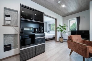 냉장고, 전자레인지, 토스터, 밥솥