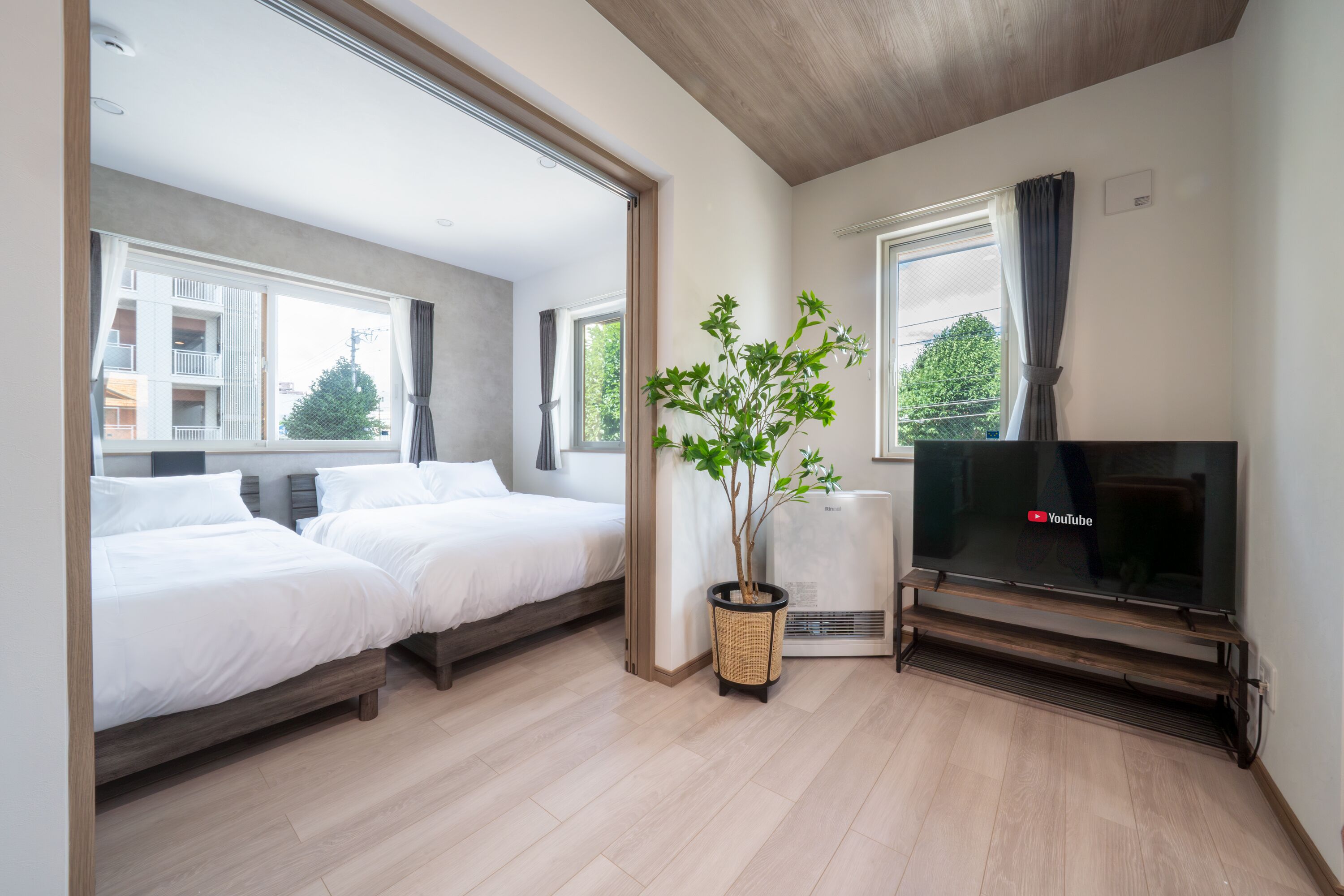 Iron/ironing board, free WiFi