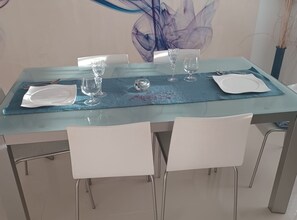 غرفة لتناول الطعام