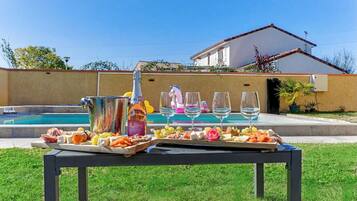 Outdoor pool, a heated pool