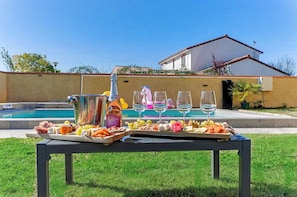 Outdoor pool, a heated pool